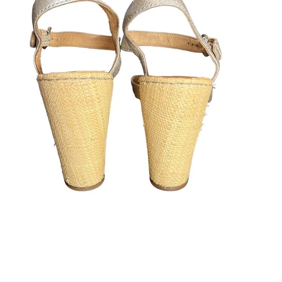 Born Wedge Sandals Women's Size 7 Silver Flower Metallic Platform Sandal - Picture 5 of 10